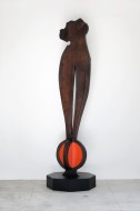 Mujer madera  2.10 x 0.42 x 0.42 cm / Madera