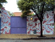 Calle Lanín Mosaico Veneciano Azulejo y Pintura / 40 fachadas de Casas / Calle Lanín, entre Av. Suárez y Brandsen, Barracas, Buenos Aires, Argentina.